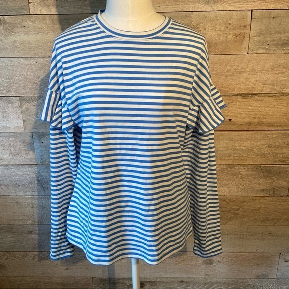🛍️3/$30 H&M women’s  striped ruffled‎ long sleeved shirt in size medium - Picture 1 of 15